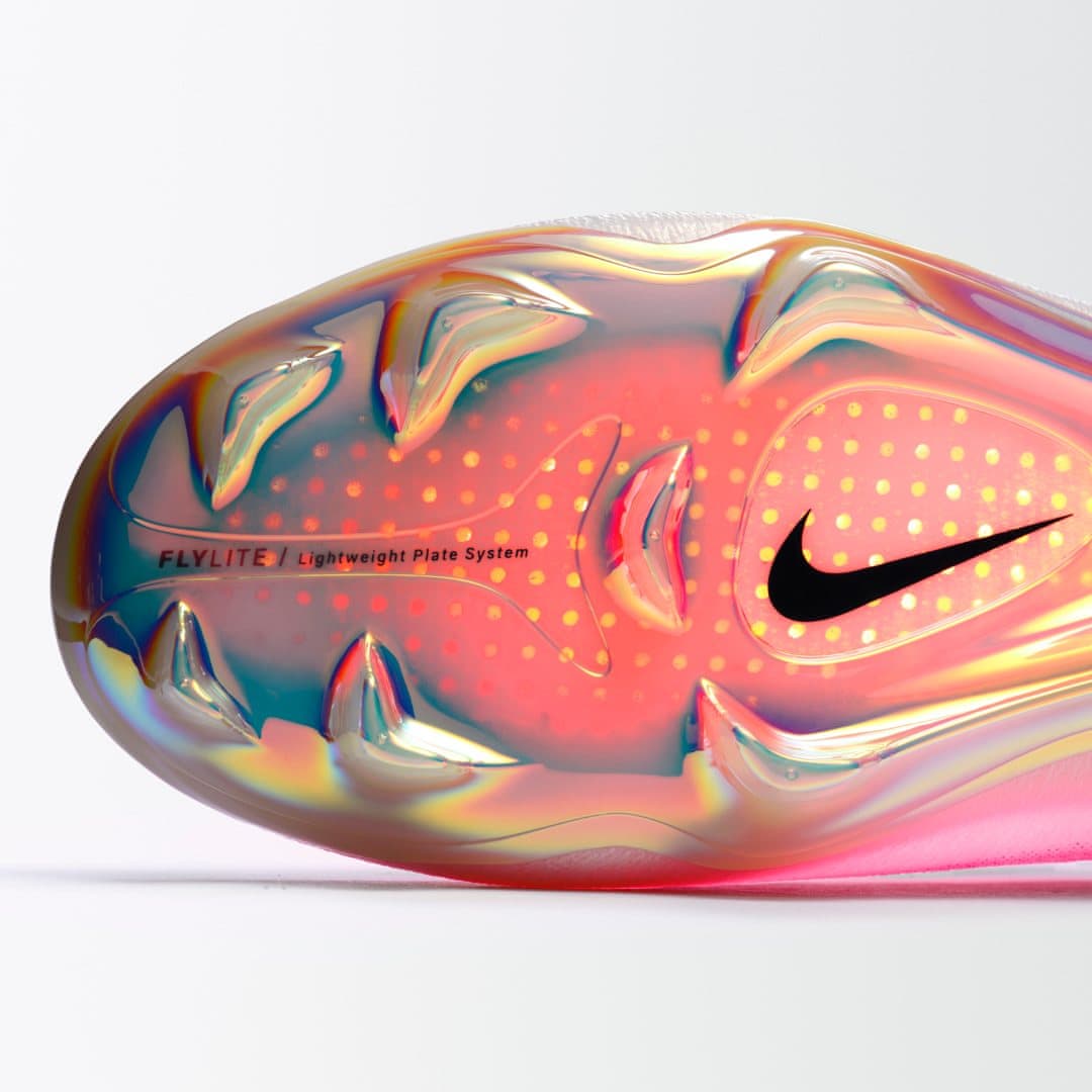 Новые бутсы Nike Mercurial Vapor 17 и Superfly 11
